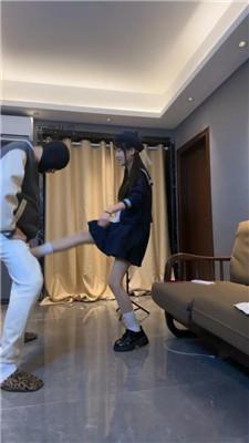 狗哥可爱水手服虐-皮鞋白袜脚跳踩 bf47887