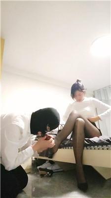 亿姐清理前女友的黑丝jio bf48323