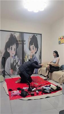 【爱秀套图】【嘤嘤嘤】捆绑重度鞭打/高跟踩/电击bf48320