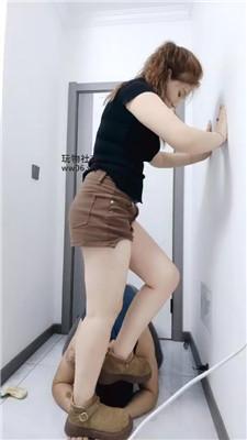 李老师船袜脚跳踩地毯奴/脚下喂食 JS241216-21