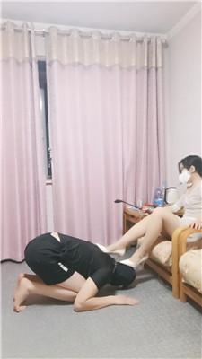 【爱秀套图】【珍惜女王】转胯遛狗/口塞/喂口水/脚喂食bf48322