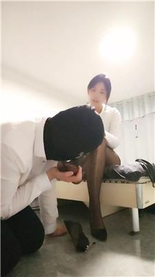 亿姐骑马鞭打/黑丝美腿踢踹 bf48324