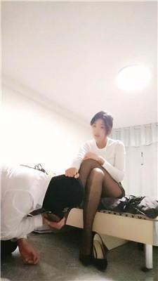 亿姐骑马鞭打/黑丝美腿踢踹 bf48324