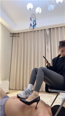 七月大大超重度虐乳-高跟碾压踩/运动鞋白袜踢踹 bf48319