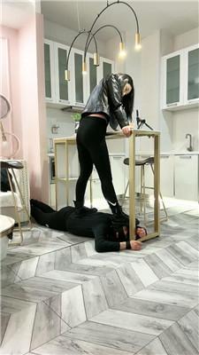 乔伊捆绑桌底-短靴踩踏/强制闻白袜双视角版 bf48313