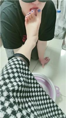 璃茉老师母畜-跪舔原味毛巾袜/伺候沐足/骨头口塞 JS241216-7