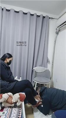 上海汤圆原味白袜脚蹂躏继父奴    241215-6