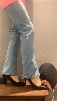 宝娜牛仔裤坐脸窒息/踢裆顶裆/高跟肉丝踩 bf48233