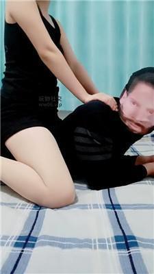 樊儿坐脸窒息/肉丝脚踩踏狂舔 bf48146