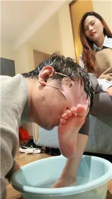 安主子狗嘴伺候沐足/抽耳光 bf48139