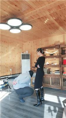 沅芷大人皮靴踢裆280斤狗双视角 bf48537