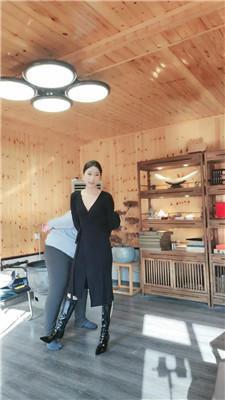 沅芷大人皮靴踢裆280斤狗双视角 bf48537