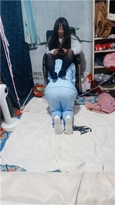 【爱秀套图】【伪娘和人妻】喜欢酸臭黑丝脚的变装奴JS241222-13