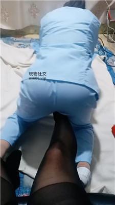 伪娘和人妻喜欢酸臭黑丝脚的变装奴 JS241222-13