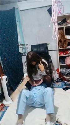 伪娘和人妻喜欢酸臭黑丝脚的变装奴 JS241222-13