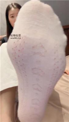 【爱秀套图】【猴歌】毁容式踩脸/白袜脚气味辱bf48546