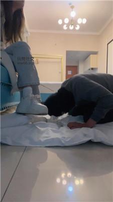 【爱秀套图】【沐沐大大】品尝主人的运动鞋玉足JS241221-4