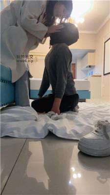 沐沐大大品尝主人的运动鞋玉足 JS241221-4