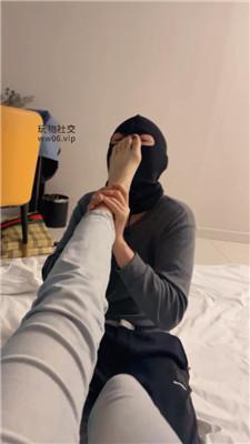 沐沐大大品尝主人的运动鞋玉足 JS241221-4