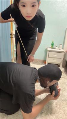 小凤梨旗袍女神S-踩踏藤条虐打 bf48480