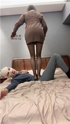 猴歌黑丝脚捂脸窒息/美腿绞杀 bf48376