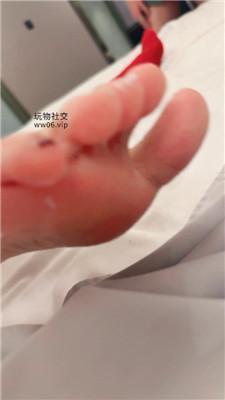 黛樱玉足喂酸奶/虐乳踢裆/红袜子诱惑双视角版JS241216-35