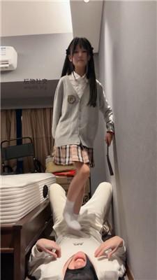 狗哥JK妹妹S-皮鞋白袜踩虐气味辱 bf48897