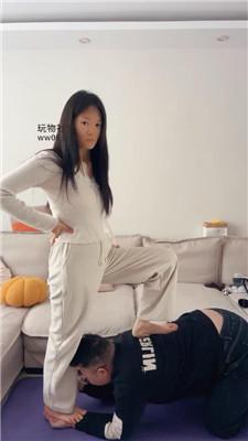 【爱秀套图】【埋汰】骑马胯下辱/玉足踩踏JS250101-4