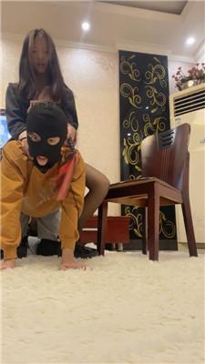 咏慈学生妹高跟黑丝踩虐/咬肉之刑 bf48913