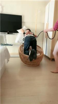 瑞吉娜体育老师被女学生绑着虐 JS250101-2