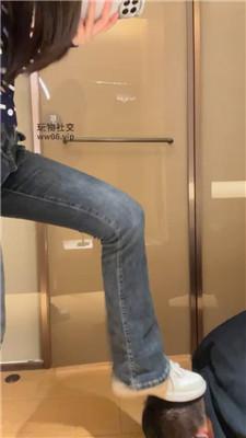 奈奈sama耐克鞋白袜踩踏/狂舔脚趾缝 bf48921