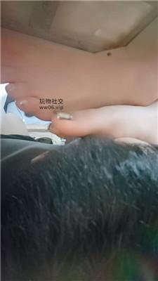 尤野的小慕慕桌底视角-裸足恋足狂舔 JS250101-29