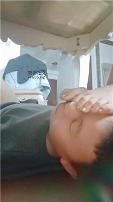 尤野的小慕慕桌底视角-裸足恋足狂舔 JS250101-29