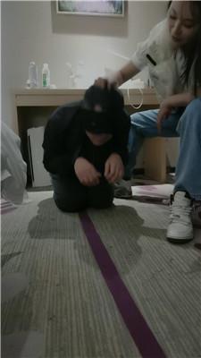 乔伊沉浸式舔闻素人姐姐的运动鞋白袜双视角版JS250101-10