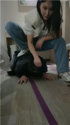 乔伊沉浸式舔闻素人姐姐的运动鞋白袜双视角版JS250101-10