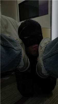 乔伊沉浸式舔闻素人姐姐的运动鞋白袜双视角版JS250101-10