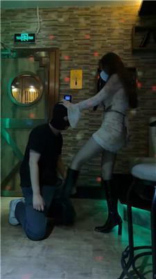 御妍双M-KTV公开处刑-狗链遛狗长靴虐杀 bf48912