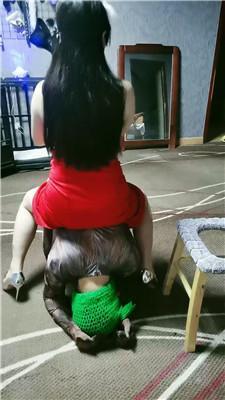 滢滢双S-囚禁狗笼/舔臭脚/鞭打踩踏/转胯狗爬双视角版JS241231-29