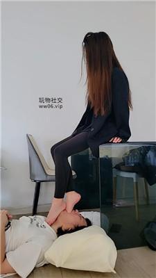 少司命狂舔素人脚丫/脚耳光 JS250101-1