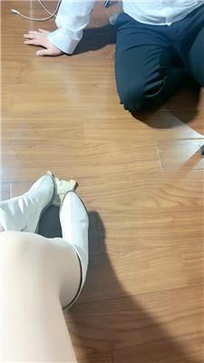 佳佳高跟踩虐/坐脸窒息/脏鞋碾压喂食双视角版 bf48907