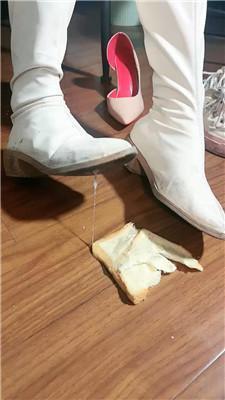 佳佳高跟踩虐/坐脸窒息/脏鞋碾压喂食双视角版 bf48907