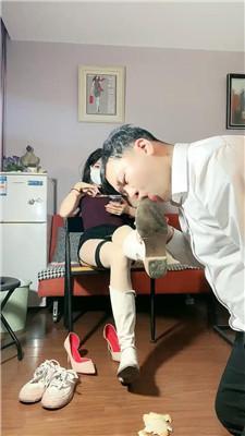 佳佳高跟踩虐/坐脸窒息/脏鞋碾压喂食双视角版 bf48907