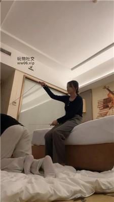 白兔捆绑肌肉男藤条鞭打恋足舔 bf48850