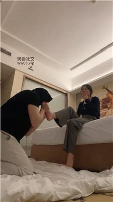 白兔捆绑肌肉男藤条鞭打恋足舔 bf48850