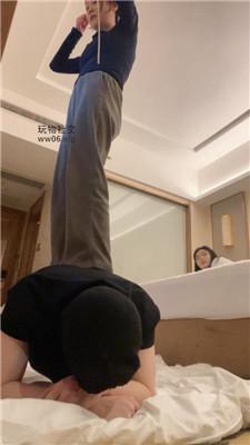 白兔捆绑肌肉男藤条鞭打恋足舔 bf48850