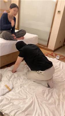 白兔捆绑肌肉男藤条鞭打恋足舔 bf48850