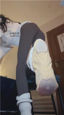 凉子学妹的玉足榨京    241229-4