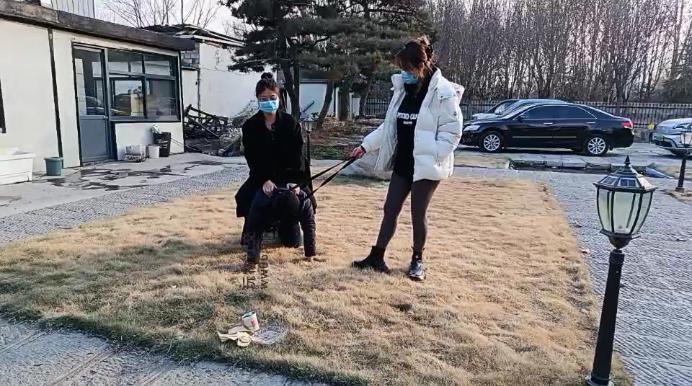 汝野户外遛狗爬行/清理脏鞋子双视角版 JS241230-19