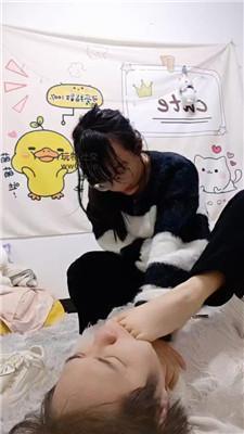 南宁木木小白鞋白袜踩/坐脸窒息 bf48868