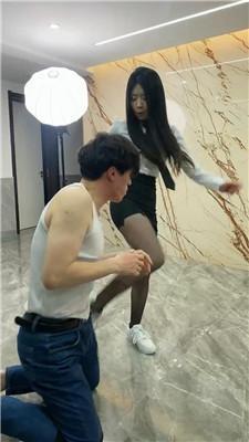 麋鹿银儿制服S爆踹头/踩脸/狠抽耳光浓痰 bf48879